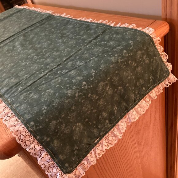 Buffet Scarf Table Runner Reversible Patterns Wine Bottles, Grapes & Leaves - Picture 13 of 16